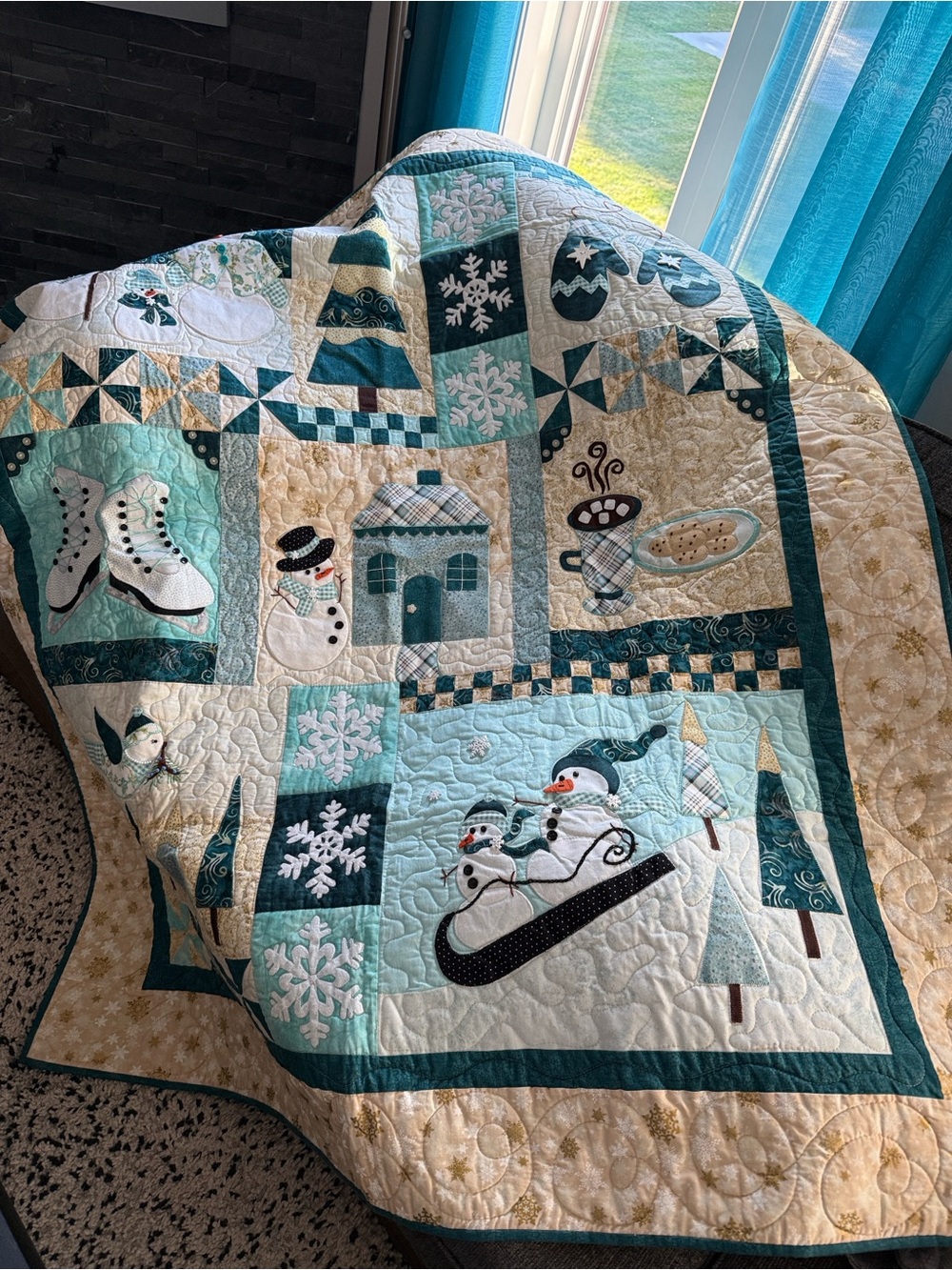 Teal and Cream Winter Patchwork Quilt - Cozy Home Bedding